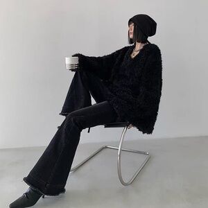 Black Fuzzy Teddy Pullover – Oversized Soft Grunge Sweater